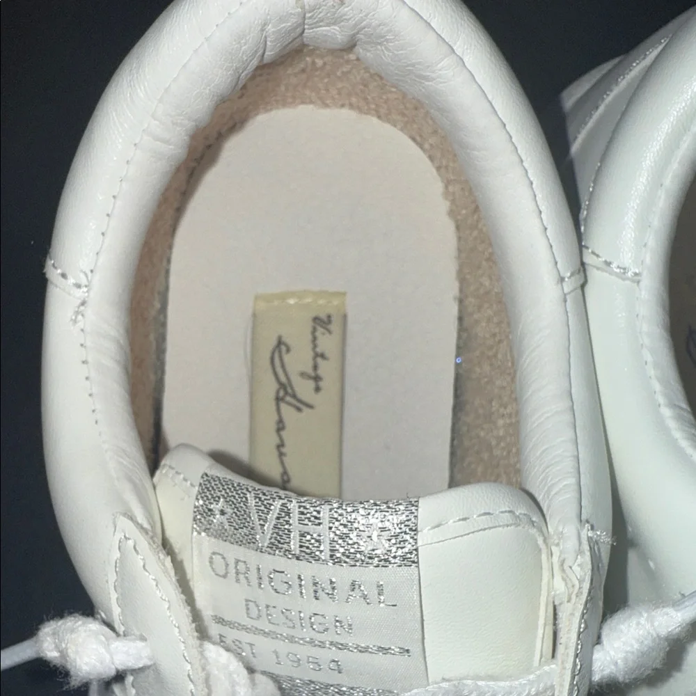 Vintage Havana Cream Leather Sneakers - Picture 2 of 9